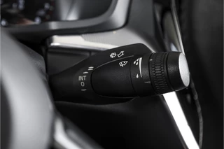 Volvo S60 Volvo S60 2.0 T5 250 PK Intro Edition - Automaat | Dig. Cockpit | Adapt. Cruise | Leder | Elek. bestuurderstoel met geheugen | Stoelverw. | PDC | Camera | NAV + App. Connect | ECC | DAB | Elek. Trekhaak | LM 19