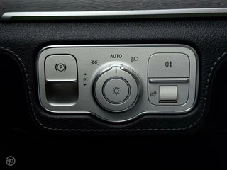 Mercedes-Benz GLE Mercedes-Benz GLE-klasse 300 d 4MATIC AMG Panoramadak Trekhaak Luchtvering Rondomzicht Camera - afbeelding nr 30