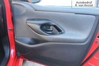 Toyota Yaris Toyota Yaris 1.5 Hybrid Launch Edition / Executive I JBL I 1e Eig. I NL-auto - afbeelding nr 31