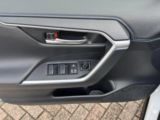 Toyota RAV4 Toyota RAV4 2.5 Hybrid AWD Dynamic Adaptieve cruise control Climate control Stoelverwarming Dodehoekdetectie Keyless Full LED - afbeelding nr 27