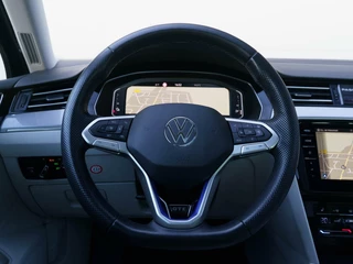 Volkswagen Passat Volkswagen Passat Variant 1.4 TSI PHEV 218pk GTE Highline | Leder | Panoramadak | 360 Camera | Virtual cockpit - afbeelding nr 28