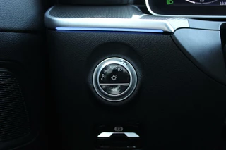Mercedes-Benz C-Klasse Mercedes C-klasse Estate 200 AMG/Pano/19inch/Sfeer/Headup/Night - afbeelding nr 42