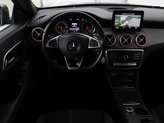Mercedes-Benz CLA Mercedes-Benz CLA-klasse 180 AMG | Stoelverwarming | Sportstoelen | Camera | Navigatie | Park Assist | Full LED | Cruise control | Airco - afbeelding nr 3