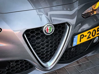 Alfa Romeo Giulia Alfa Romeo Giulia 2.0T Super | PANORAMADAK | KEYLESS | DNA | LANE ASSIST | VOL OPTIES! - afbeelding nr 8