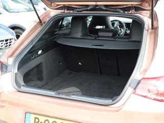 Mercedes-Benz CLA Mercedes-Benz CLA Shooting Brake 200 Business Solution AMG I Panoramdak I Trekhaak I Leder - afbeelding nr 7