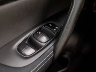 Nissan QASHQAI (PANORAMADAK, NAVIGATIE, CLIMATE, 360 CAMERA, STOELVERWARMING, SPORTSTOELEN, GETINT GLAS, XENON, CRUISE, NIEUWSTAAT) - afbeelding nr 23