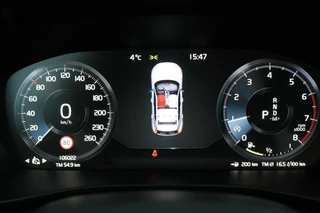 Volvo XC40 Volvo XC40 T3 R-Design | Parkeercamera | Stoelverwarming | Glossy Black | Keyless - afbeelding nr 11