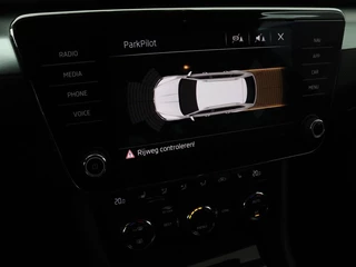 Škoda Superb Skoda Superb 1.4 TSI Ambition | Panoramadak | Stoelverwarming | Trekhaak | Carplay | Memory | Navigatie | Climate control - afbeelding nr 21
