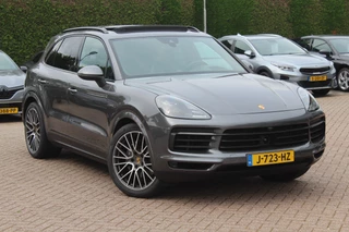 Porsche Cayenne Porsche Cayenne 3.0 E-Hybrid / Trekhaak / Panoramadak / 360Camera / Head-up / 21'' / Keyless / Bose / Sportchrono / Softclose / Stuurverwarming / Leder / Cruise Control - afbeelding nr 39