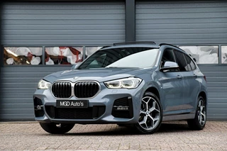 BMW X1 BMW X1 sDrive18i M-Sport M-Pakket /LED/PANODAK/GROOT NAVI/STOELVERW./TREKHAAK/ACC/LEDER! - afbeelding nr 1