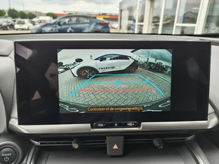 Toyota C-HR Toyota C-HR 1.8 Hybrid 140 First Edition | Navi | Sensoren v/a | El. Achterk - afbeelding nr 17