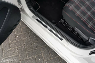 Volkswagen up! Volkswagen UP! 1.0 TSI GTI PANO BEATS CAMERA SFEER CLIMA VOL - afbeelding nr 35