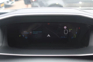 Peugeot e-2008 Peugeot e-2008 EV Allure 50 kWh / Camera / Half leder / Virtual Cockpit / 17'' / LED Koplampen / Keyless / Navigatie / Stoelverwarming / Cruise Control - afbeelding nr 18