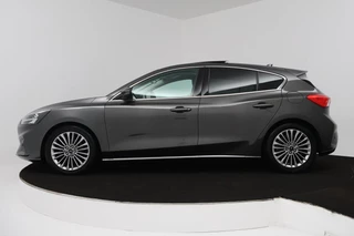 Ford Focus Ford Focus 1.0 EcoBoost Titanium Business (PANORAMADAK, TREKHAAK, ACHTERUITRIJCAMERA, STOEL/STUUR VERWARMING, SFEER) - afbeelding nr 2