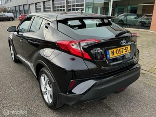 Toyota C-HR Toyota C-HR 1.8 Hybrid Dynamic Automaat Navigatie , Camera achter , Cruise controle , Bluetooth , Hoge instap , Zuinig in brandstof verbruik - afbeelding nr 3