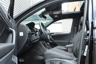 Volkswagen Tiguan Volkswagen Tiguan 1.5 TSI 150pk ACT R-Line DSG7 NL-Auto NAP Panoramadak Clima Cruise Navi Leder Keyless Dig. Cockpit El. Klep Trekhaak 1300kg - afbeelding nr 9