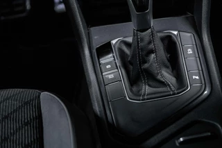 Volkswagen Tiguan Volkswagen Tiguan 1.5 TSI R-Line Business+ | R Line | Vol opties | Panodak | IQ Light | 20 inch | - afbeelding nr 36
