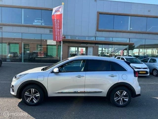 Kia Niro Kia Niro 1.6 GDi PHEV DynamicPlusLine  55km volledig electrisch rijden  Hierna hybride , Navigatie , Camera , Parkeerhulp voor & achter , Stoel & Stuur verwarming   fabrieks garantie - afbeelding nr 2