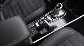 Mitsubishi Outlander Navi/Alcantara-Leder/Camera/Pdc/Standkachel/Trekhaak/Etc.! - afbeelding nr 6
