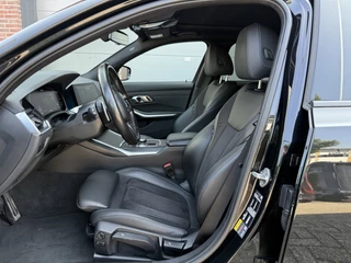 BMW 3 Serie BMW 3 Serie Touring 330e xDrive M-Sport PANO/LASER/360CAMERA/ADAPTIVE M-ONDERSTEL/ACC/LEER-ALCANTARA/19
