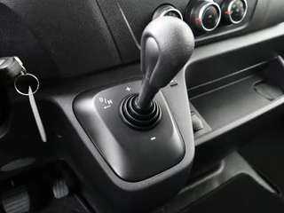 Renault Master | Airco | Camera | Trekhaak | 3-Persoons | Betimmering - afbeelding nr 15
