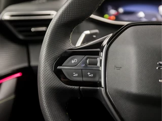 Peugeot 208 Automaat (VIRTUAL COCKPIT, APPLE CARPLAY, GROOT NAVI, LEDER, SFEERVERLICHTING, SPORTSTOELEN, 360 CAMERA, ADAPTIVE CRUISE, KEYLESS, GETINT GLAS, NIEUWSTAAT) - afbeelding nr 19