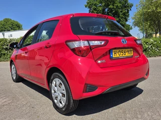 Toyota Yaris Toyota Yaris 1.5 Hybrid AUT, 1e Eigenaar! Camera! Zondag OPEN! - afbeelding nr 9