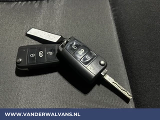 Volkswagen Crafter Volkswagen Crafter 2.0 TDI L3H3 L2H2 Euro6 Airco | Trekhaak | Parkeersensoren Bijrijdersbank - afbeelding nr 15
