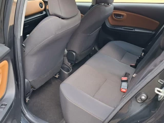 Toyota Yaris Toyota Yaris 1.0 VVT-i Style / CAMERA / NAVI / ALLSEASON - afbeelding nr 16