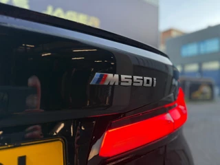 BMW 5 Serie BMW 5-serie M550i xDrive M-Pakket|Pano|Softclose|B&W|Alcantara|360|Leder - afbeelding nr 20