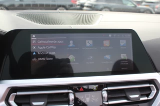 BMW M4 BMW M4 4-serie Cabrio xDrive Competition / Camera / Head-up / Carbon / Nekverwarming / H&K / Keyless / Stuurverwarming / ACC / DAB / Dodehoek / Windscherm - afbeelding nr 25