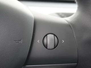 Tesla Model 3 Tesla Model 3 Performance AWD 75 kWh ORIG. NL. NAP KM. | WIT LEDER | AUTOPILOT - afbeelding nr 28