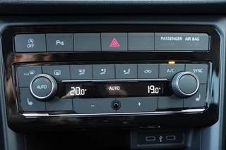 Volkswagen T-Cross Volkswagen T-Cross 1.0 TSI DSG Aut. LIFE PDC Voor en achter Apple Carplay - afbeelding nr 31