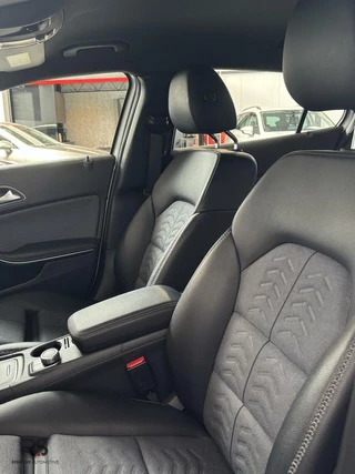 Mercedes-Benz GLA Mercedes GLA-Klasse 180 Buss. Solution Plus Upgrade Edition | Navi | LED | Cruise | Camera | PDC | Clima | Stoelverw. | CarPlay | Org. NLD. | - afbeelding nr 23