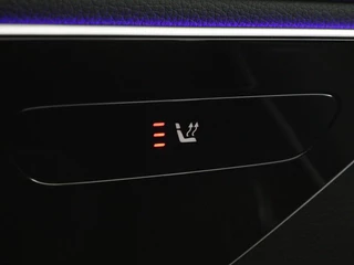 Mercedes-Benz C-Klasse Mercedes-Benz C-klasse 300e AMG Night | Adaptive cruise |  Stoelverwarming | Trekhaak | Carplay | Camera | Sfeerverlichting | Full LED - afbeelding nr 8