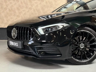 Mercedes-Benz A-Klasse Mercedes-Benz A-klasse 220 Launch Edition Premium Plus AMG Night | pano | Leer | Multibeam | HUD | Memory | Keyless | Sfeerver - afbeelding nr 2