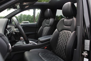 Audi SQ7 Audi SQ7 4.0 TDI quattro GRIJS KENTEKEN / Trekhaak / Panoramadak / 360Camera / Head-up / 23'' / Luchtvering / Keyless / Bose / Dodehoek / DAB / Apple CarPlay / Nachtzicht / Matrix LED / ACC / Stoelverwarming - afbeelding nr 4