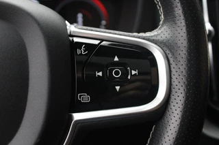 Volvo XC60 Volvo XC60 2.0 T8 Twin Engine AWD R-Design | Pano | Trekhaak - afbeelding nr 21