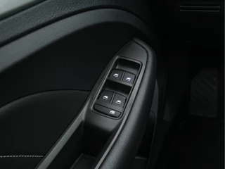 MG ZS-EV (INCL-BTW) *PANO | FULL-LEATHER | CCS-FASTLOADER | KEYLESS | NAVI-FULLMAP | ADAPTIVE-CRUISE | CAMERA | HEATED-SEATS | CARPLAY | LANE-ASSIST | DAB | SPORT-SEATS | 18