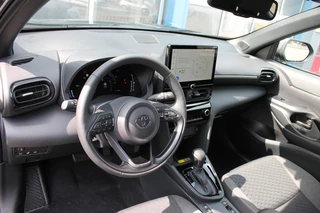 Toyota Yaris Cross Toyota Yaris Cross 1.5 HYBRID 115 FIRST Teamplayer / Winterpack - afbeelding nr 15