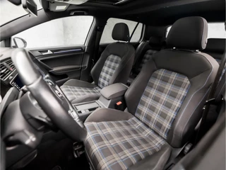 Volkswagen Golf 204Pk Automaat (SCHUIFDAK, APPLE CARPLAY, NAVIGATIE, CLIMATE, STOELVERWARMING, CAMERA, SPORTSTOELEN, GETINT GLAS, CRUISE, NIEUWE APK, NIEUWSTAAT) - afbeelding nr 15