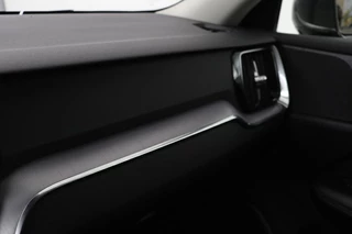 Volvo V60 Volvo V60 2.0 T4 Momentum Pro | Trekhaak | Adaptive cruise |  Stoelverwarming | Carplay | BLIS | Navigatie | Full LED | DAB | Half leder | Climate control - afbeelding nr 28