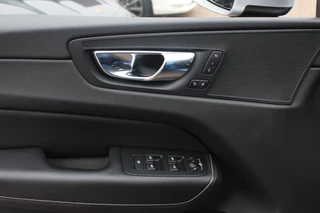 Volvo XC60 Volvo XC60 2.0 T4 R-Design / 360Camera / Leder&Alcantara / 20'' / Navigatie / Dodehoek / DAB / Cruise Control - afbeelding nr 34