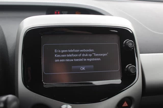 Toyota Aygo Toyota Aygo 1.0 VVT-i x-play / Camera / Navigatie / 15'' / Bluetooth / Airco - afbeelding nr 24