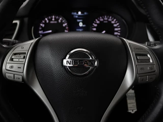 Nissan QASHQAI Nissan Qashqai 1.2 Acenta | Stoelverwarming | Trekhaak | Camera |  Navigatie | Climate control | Cruise control | Bluetooth - afbeelding nr 9