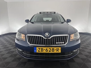 Škoda Superb Škoda Superb Combi 1.6 TDI Sprint Pro *PANO | NAVI-FULLMAP | MEMORY-PACK | ECC | PDC | CRUISE | 16''ALU* - afbeelding nr 2