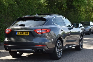 Maserati Levante | Luchtvering | Pano.dak | Camera | Keyless | DAB | Carplay | LED / Xenon | 20
