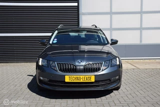Škoda Octavia Skoda Octavia Combi 1.0 TSI Greentech Business Edition Trekhaak, DAB+,  Apple Carplay/Android auto - afbeelding nr 3