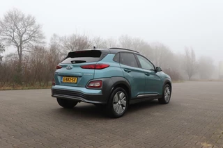 Hyundai Kona Hyundai Kona EV Premium 64 kWh leder stoelverwarming+koeling adaptive cruise & climate control carplay android auto krell - afbeelding nr 56