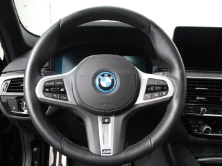 BMW 5 Serie BMW 5-serie Touring 530e M Sport PHEV AUTOMAAT 292PK Climate control Adaptieve cruise control Keyless Parkeersensoren Achteruitrijcamera Panoramadak LED Verwarmde voorstoelen Trekhaak Apple Carplay/ Android Auto - afbeelding nr 31